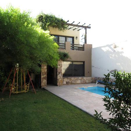 Quinta Montaña - Casa entera grupo o familia 8-10 personas - céntrica, piscina - Todas las comodidades! Mendoza Esterno foto