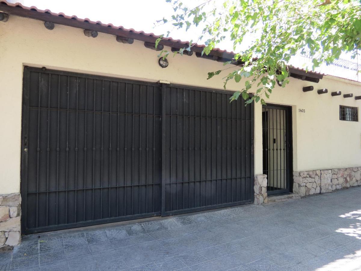 Quinta Montaña - Casa entera grupo o familia 8-10 personas - céntrica, piscina - Todas las comodidades! Mendoza Esterno foto