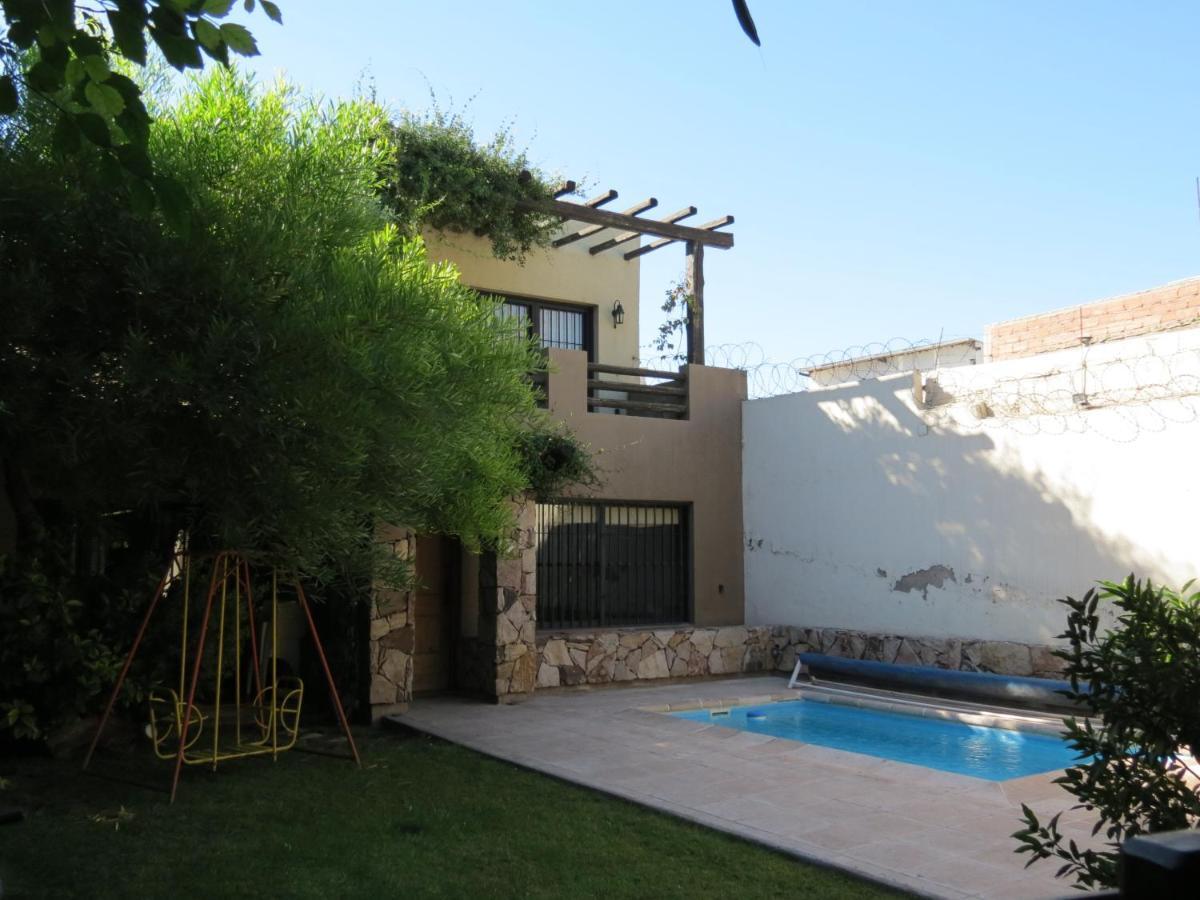 Quinta Montaña - Casa entera grupo o familia 8-10 personas - céntrica, piscina - Todas las comodidades! Mendoza Esterno foto